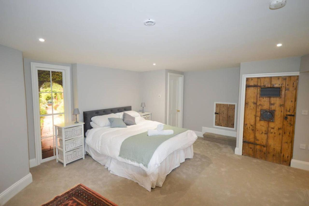 Standard Bungalow,1572804671:JPEG