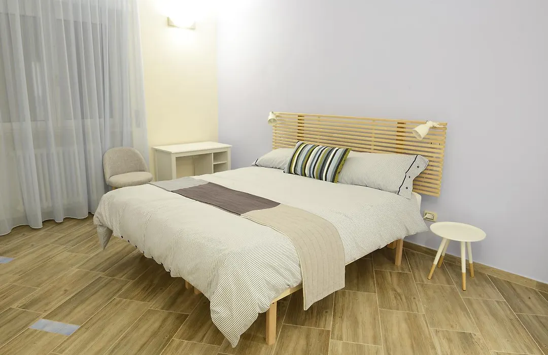 Fronte Del Porto Guesthouse-1